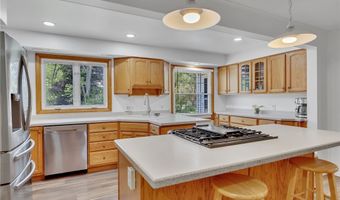22 Franklin Dr, Angola, NY 14006