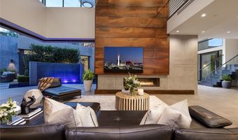 21 Drifting Shadow Way, Las Vegas, NV 89135