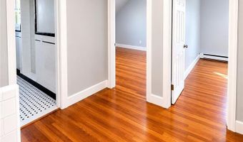 380 Farmington Ave 2R, Cranston, RI 02920