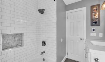 23 Pelican Dr, Bayville, NJ 08721