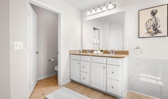 25741 CLAIRMONT MANOR Sq, Aldie, VA 20105