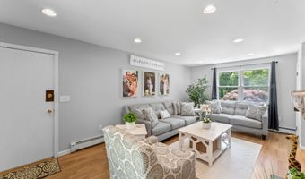 33 Ridgedale Rd, Bethel, CT 06801
