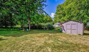 111 Sandburg Ct, Ames, IA 50014