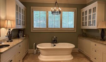 856 Windermere West Pkwy, Alexander City, AL 35010