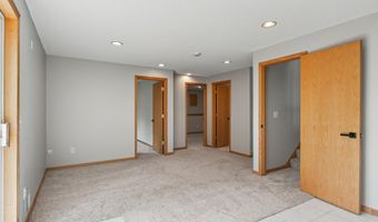 10607 56th St NE, Albertville, MN 55301