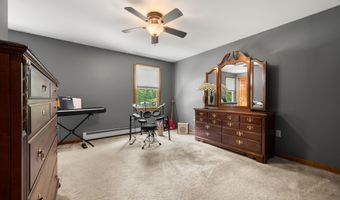 52 Thornridge Dr, Colchester, CT 06415