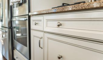 10 CHAPEL HILL Ct, Barnegat, NJ 08005