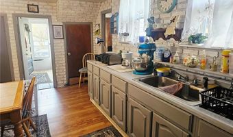 8 Lake Ct, Hopkinton, RI 02804