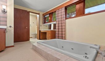 5531 LONG Ct, Appleton, WI 54914