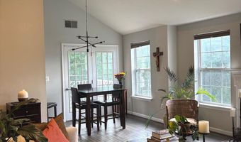 5924 FOUNDERS HILL Dr 302, Alexandria, VA 22310
