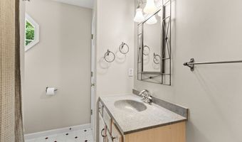 4 Crestwood Dr, Blackstone, MA 01504