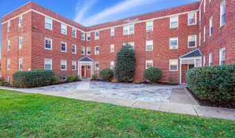 2040 N VERMONT St 105, Arlington, VA 22207