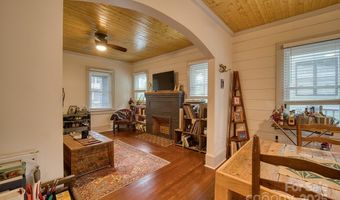 107 Riverview Dr, Asheville, NC 28806