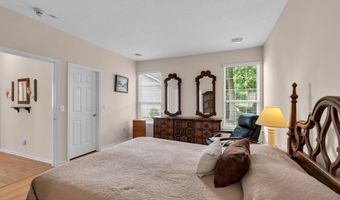 90 Sandpiper Dr, Bayville, NJ 08721
