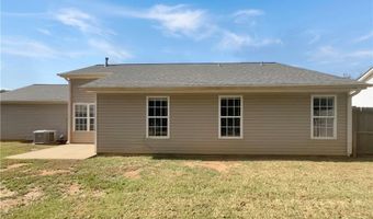 52 Canterbury Dr, Grantville, GA 30220