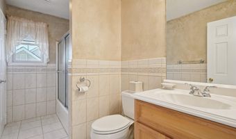 71 Top Sail Ct, Bayville, NJ 08721