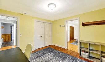 9 Roberta Dr, Barrington, RI 02806