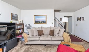 9 Campagna Dr, Albany, NY 12205