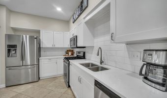 367 Emerald Ln, Algonquin, IL 60102
