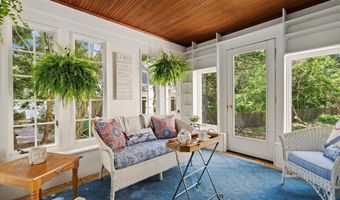 215 WARDOUR Dr, Annapolis, MD 21401