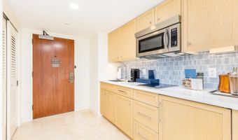 223 Saratoga Rd 1805, Honolulu, HI 96815