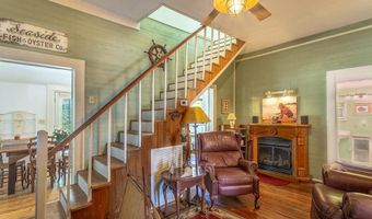 100 14th St, Apalachicola, FL 32320