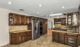 260 Oakridge Ln, Albertson, NY 11507