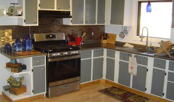 325 E Hickory St, North Liberty, IA 52317