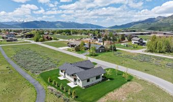185 COLUMBINE St, Alpine, WY 83128