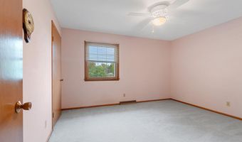 2433 CARLETON Ave, Appleton, WI 54915