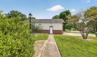 291 W Davis St, Bloomfield, IN 47424