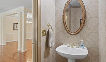 7441 HEATHERFIELD Ln, Alexandria, VA 22315