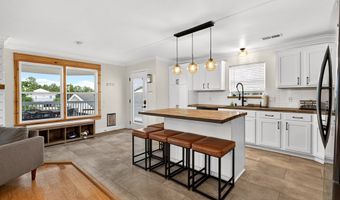 4044 Mindanao St, Bay St. Louis, MS 39520