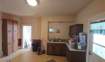 121 N 10th St, Atchison, KS 66002