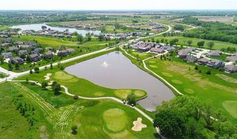 4270 Lake Shore Ct, Basehor, KS 66007