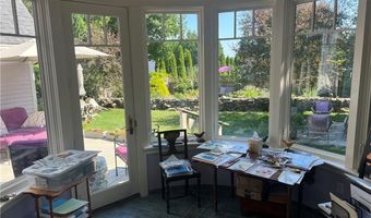 11 Harbor St, Jamestown, RI 02835