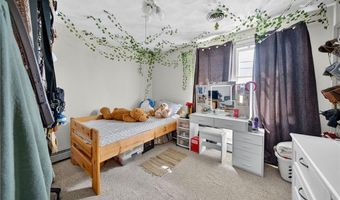 24 Iris Ln, North Providence, RI 02911