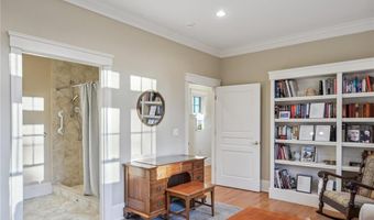 127 Cliff Dr, Narragansett, RI 02882