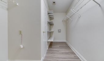 6613 Sonesta Dr, Indianapolis, IN 46217