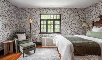 21 Lynwood Rd, Asheville, NC 28804