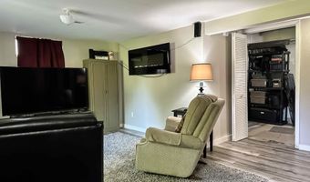 424 Hilltop Rd, Ames, IA 50014
