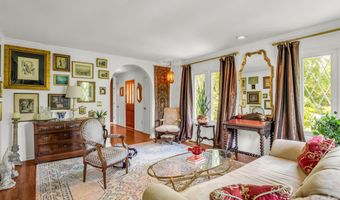 8 Sunny Ridge Dr, Asheville, NC 28804