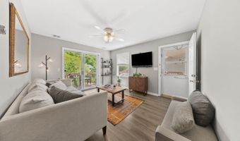 10 Stonyridge Dr, Bayonne, NJ 07035