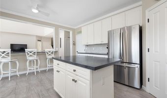 61 Schooner Cove Ln, Narragansett, RI 02882