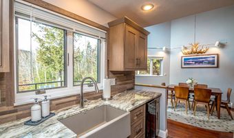 9 Top Notch Rd, Bartlett, NH 03812