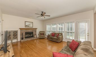 573 Castle Ridge Dr, Ballwin, MO 63021
