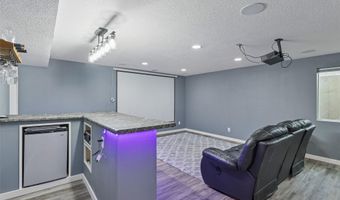 2202 Barry Dr, Adel, IA 50003