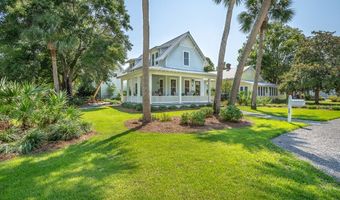 19 11th St, Apalachicola, FL 32320