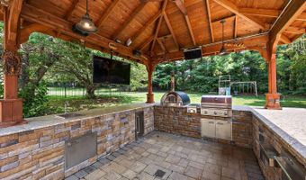 28 CLARK Rdg, Hockessin, DE 19707
