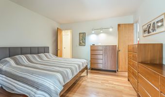 2 Haverhill Ct, Ann Arbor, MI 48105